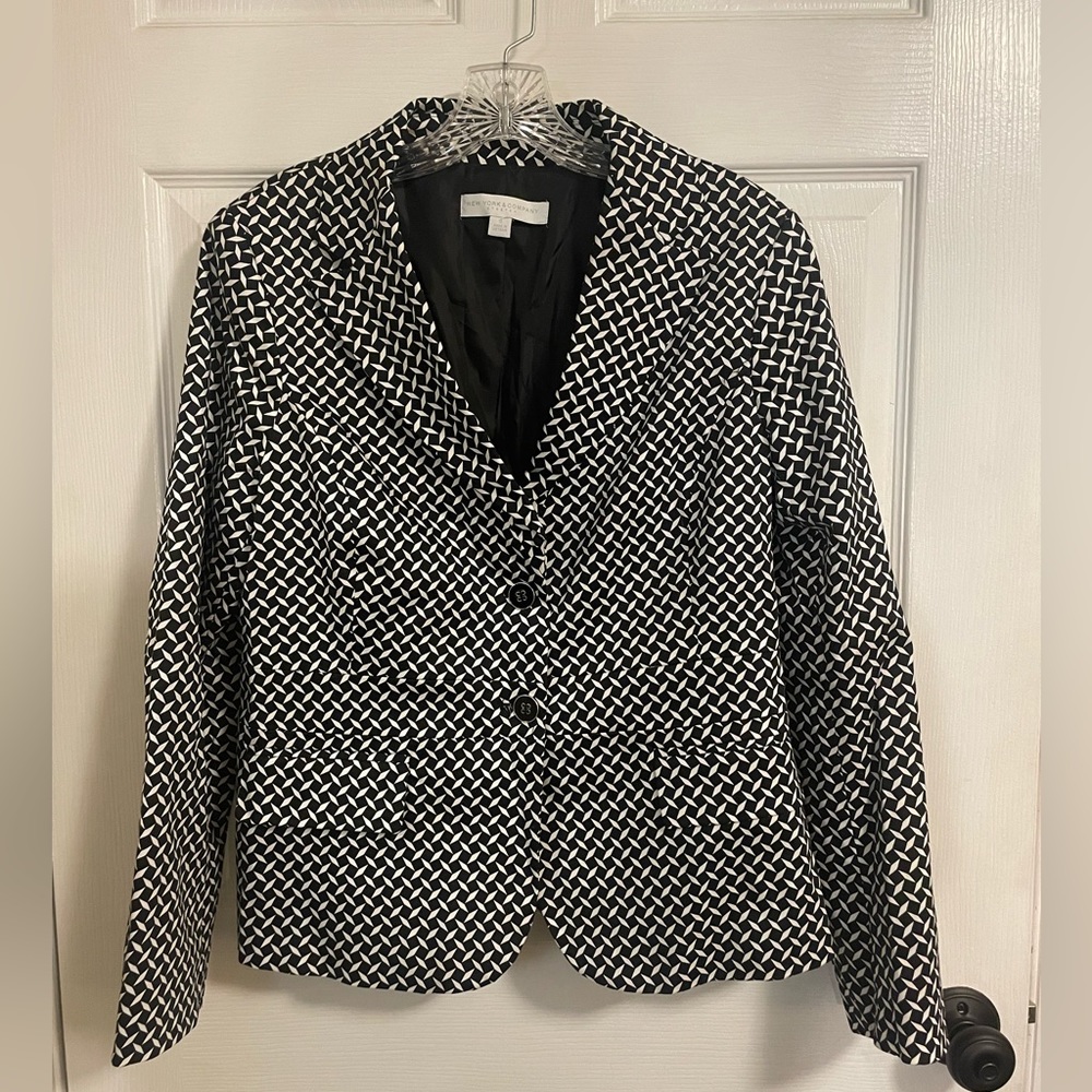 New York & Company Stretch Black and White Design Blazer
